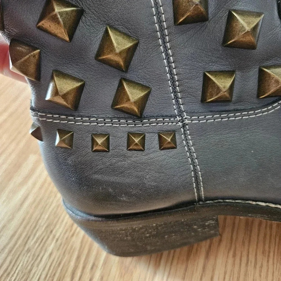 ZIGIny Shes Tuff Cookie Studded Boho Western  Cowboy Rodeo Ankle Boots Size 6. - Picture 10 of 13